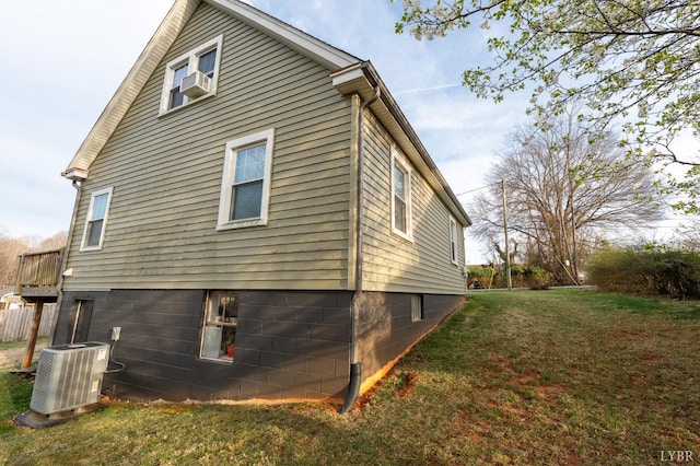 3040 Forest Hills Cir, Lynchburg, VA 24501 - view of side of home with a yard and cooling unit