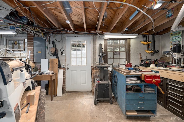 1517 Linden Ave, Lynchburg, VA 24503 - below grade area featuring electric panel and a workshop area