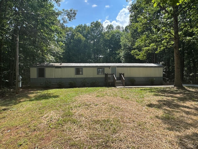3687 Old Grist Mill Rd, Appomattox, VA 24522 - manufactured / mobile home featuring a front lawn