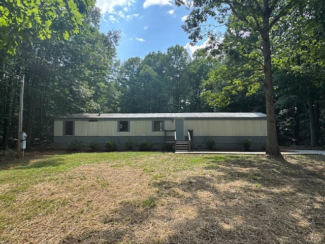 3687 Old Grist Mill Rd, Appomattox, VA 24522 - manufactured / mobile home featuring a front lawn