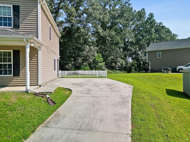 202 Bonterra Pl, Lynchburg, VA 24501 - view of yard featuring concrete driveway