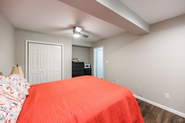 102 Stirling Ct, Forest, VA 24551 - bedroom featuring dark wood-style flooring, a closet, and a ceiling fan