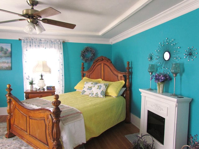 740 W 2nd N St, Morristown, TN 37814 - bedroom with ornamental molding, a ceiling fan, and wood finished floors