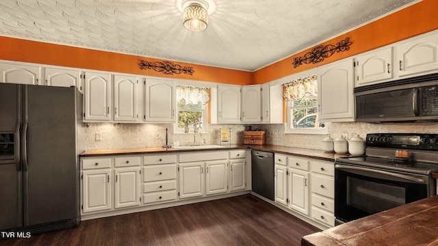 740 W 2nd N St, Morristown, TN 37814 - kitchen with appliances with stainless steel finishes and white cabinetry