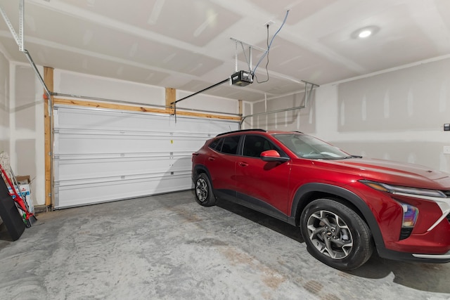 305 Eclipse Ln, Knoxville, TN 37924 - garage featuring a garage door opener