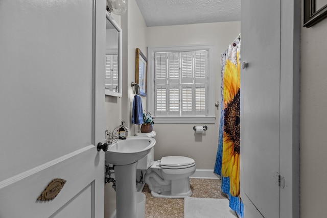 3004 Vine St, White Pine, TN 37890 - full bathroom featuring toilet and a textured ceiling