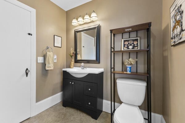 1211 W 6th N St, Morristown, TN 37814 - bathroom featuring vanity and tile patterned flooring