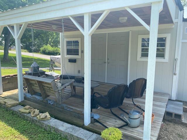 1211 W 6th N St, Morristown, TN 37814 - view of wooden terrace