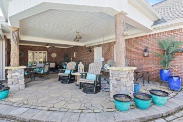 view of patio with ceiling fan