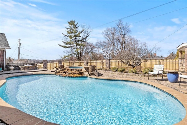 2657 Lakemoore Dr, Morristown, TN 37814 - view of swimming pool with a fenced backyard, a jacuzzi, and a patio area