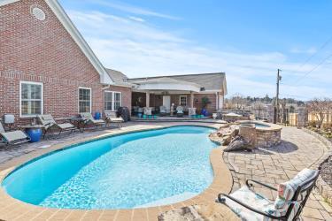 2657 Lakemoore Dr, Morristown, TN 37814 - view of swimming pool featuring a patio and a pool with connected hot tub