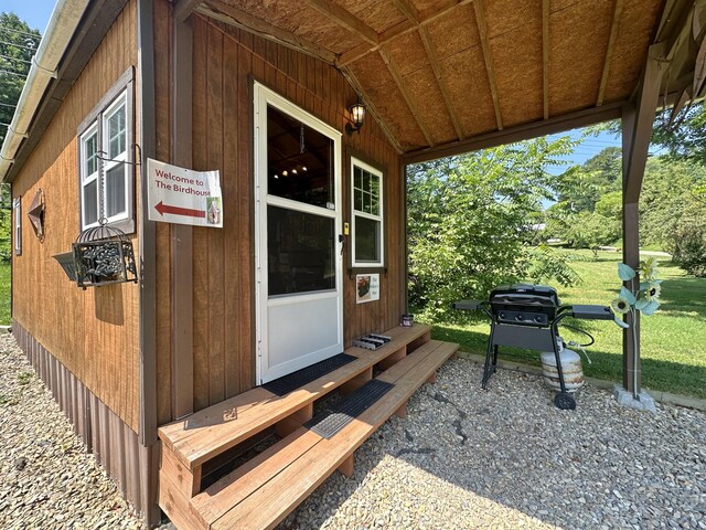 4140 Chavis Rd, Cosby, TN 37722 - entrance to property featuring a yard