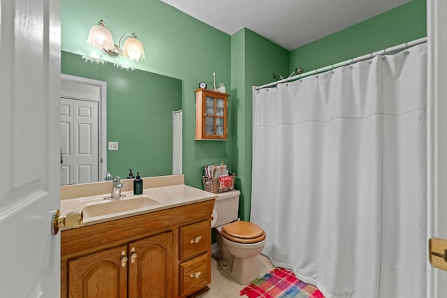 961 Woodway Dr, Morristown, TN 37814 - full bathroom featuring tile patterned floors, toilet, vanity, and a shower with curtain