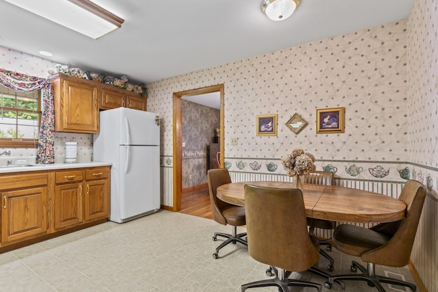 10741 Rutledge Pike, Blaine, TN 37709 - dining space with wallpapered walls and baseboards