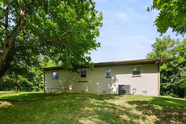 2368 Hall Rd, Dandridge, TN 37725 - rear view of property featuring crawl space and a lawn