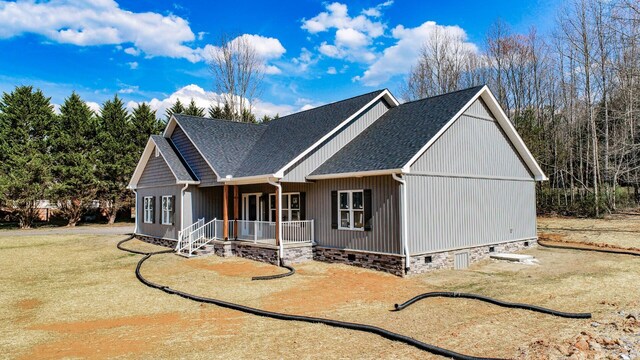 view of front of property featuring a garage and a mountain view