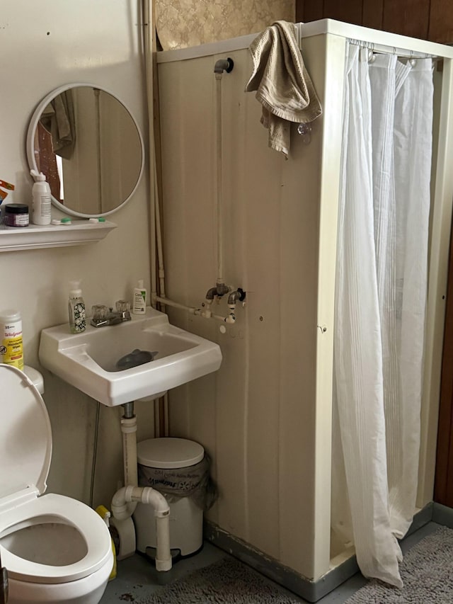 302 Buckingham Dr, Newport, TN 37821 - full bath featuring toilet and a stall shower