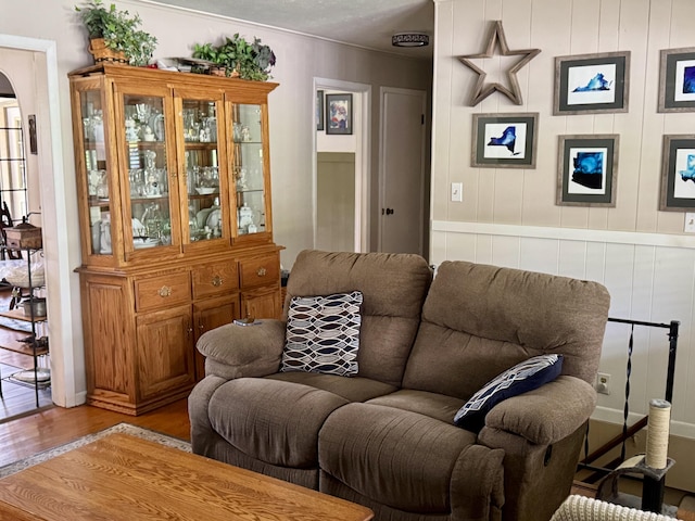 302 Buckingham Dr, Newport, TN 37821 - living room with wood finished floors and arched walkways