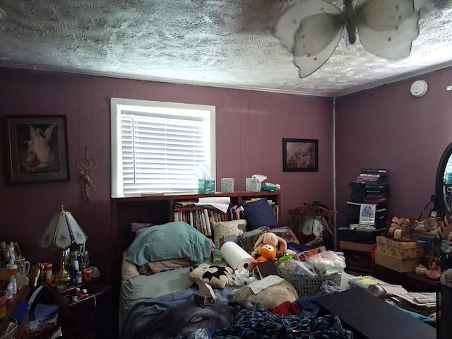 450 Old Sevierville Hwy, Newport, TN 37821 - bedroom featuring a textured ceiling