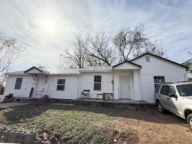 view of front of property