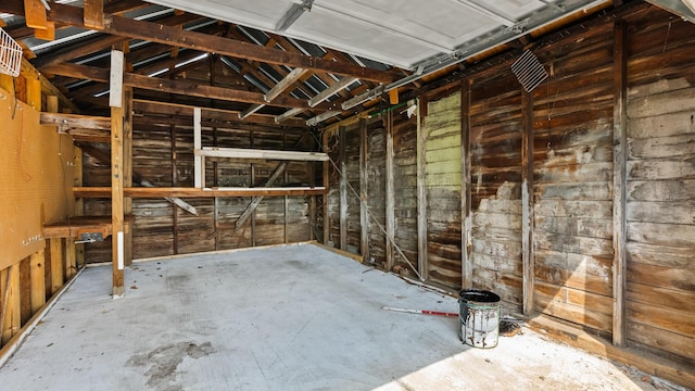 1302 Chestnut St, Kingsport, TN 37664 - view of garage