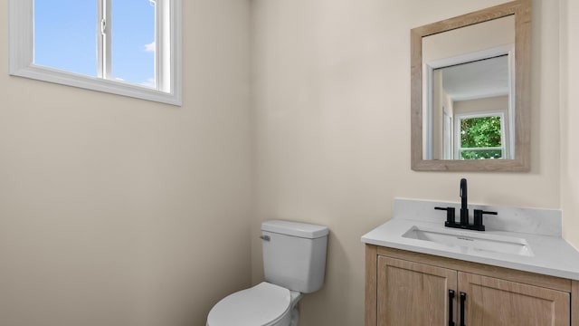 1302 Chestnut St, Kingsport, TN 37664 - bathroom with toilet and vanity