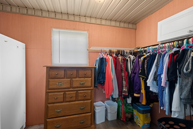 1438 Shannons Little Mtn Rd, Morristown, TN 37814 - spacious closet with wood finished floors
