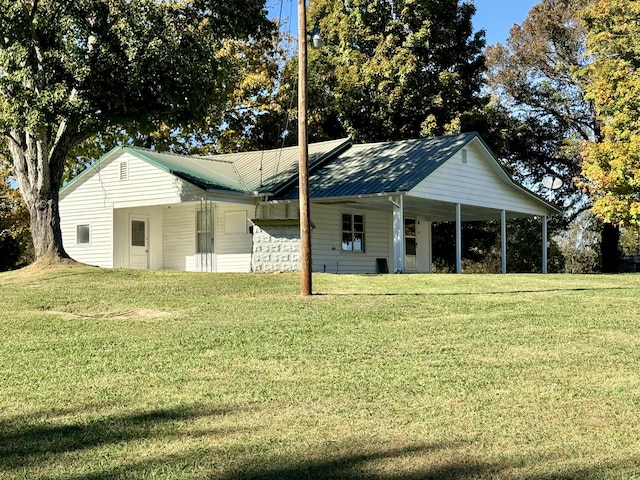 ranch-style home with a front lawn