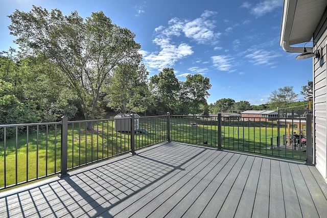 518 Deborahs Way, Greeneville, TN 37743 - wooden deck with a yard
