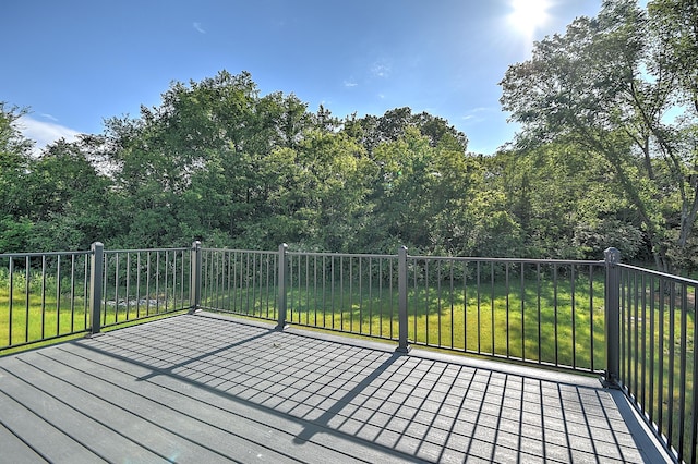 518 Deborahs Way, Greeneville, TN 37743 - wooden deck featuring a lawn