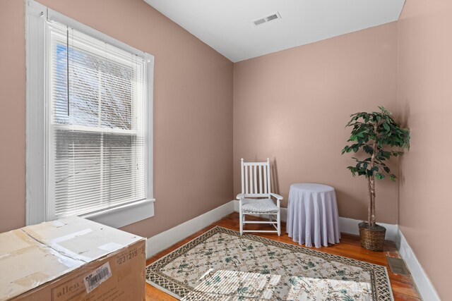 989 E Dumplin Valley Rd, Jefferson City, TN 37760 - sitting room with baseboards and wood finished floors