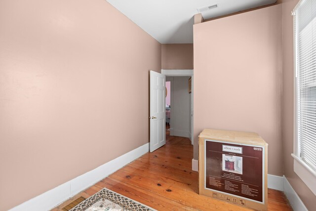 989 E Dumplin Valley Rd, Jefferson City, TN 37760 - unfurnished bedroom featuring light wood-style flooring and baseboards