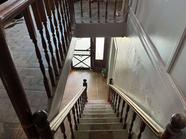 207 E 2nd N St, Morristown, TN 37814 - view of staircase