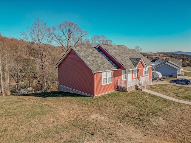 view of front of house featuring a front yard