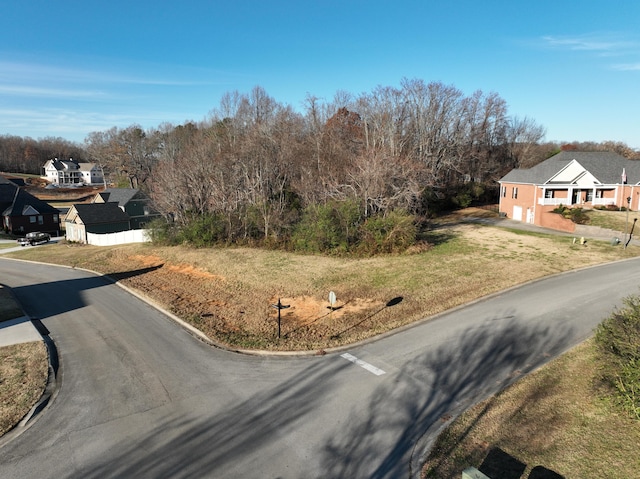 Listing photo 2 for 500 Hampton W Blvd, Morristown TN 37814