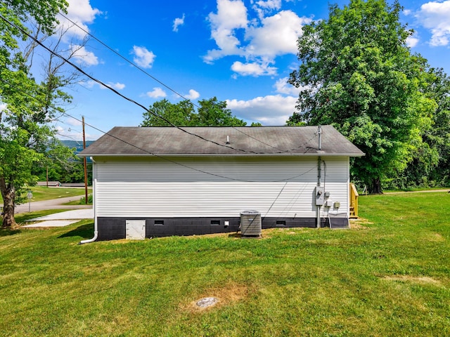 126 Double Cave Rd, Rutledge, TN 37861 - view of side of home featuring crawl space and a lawn