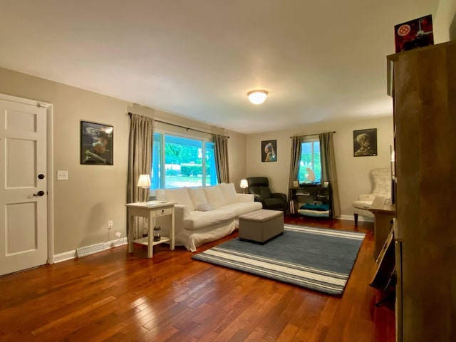 1578 Golf Course Rd, Newport, TN 37821 - living area with wood finished floors and baseboards