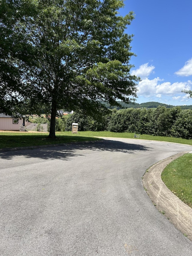 321 Kensington Dr, Morristown, TN 37814