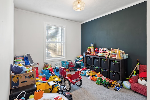 game room with carpet