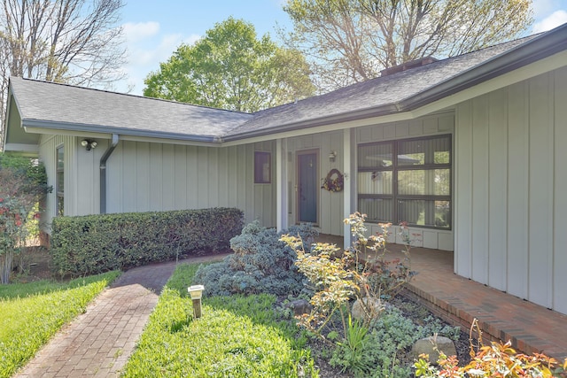 310 Par Ln, Greeneville, TN 37743 - doorway to property featuring roof with shingles