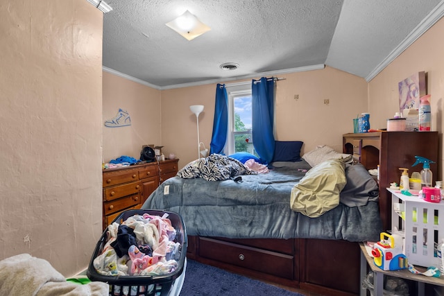 323 Pauline Ave, Morristown, TN 37813 - bedroom featuring crown molding, a textured ceiling, and vaulted ceiling