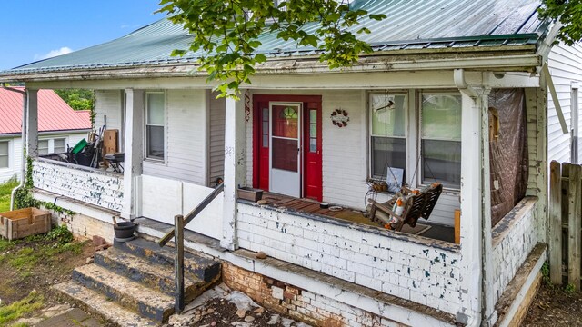 323 Pauline Ave, Morristown, TN 37813 - view of front facade with covered porch and metal roof