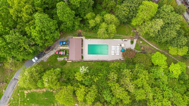 drone / aerial view of a pool area
