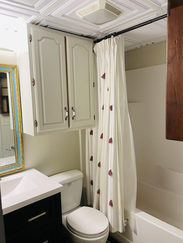 4051 Wynn St, Morristown, TN 37814 - full bathroom featuring vanity, toilet, and shower / tub combo with curtain