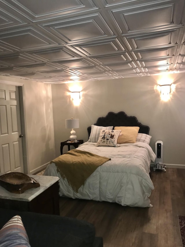 4051 Wynn St, Morristown, TN 37814 - bedroom featuring an ornate ceiling, baseboards, and dark wood finished floors