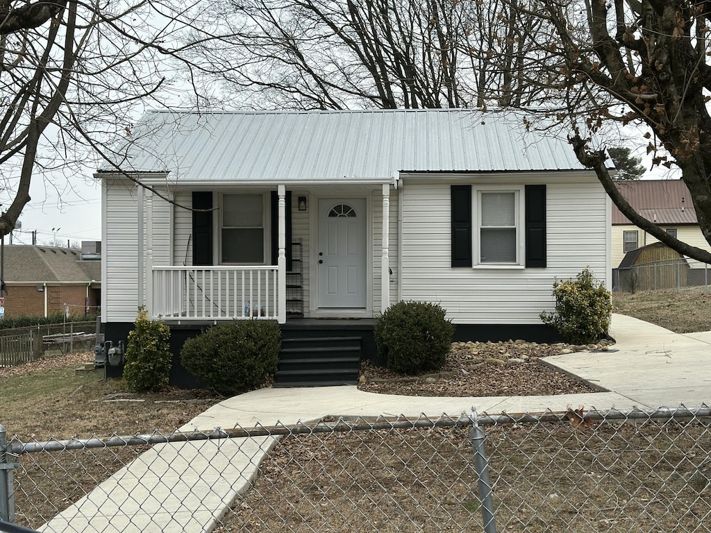 view of front of house