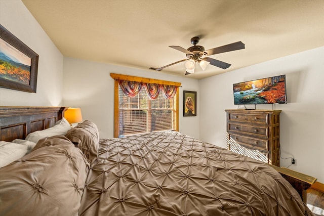 bedroom featuring ceiling fan