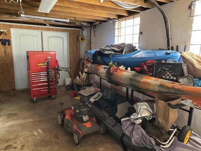 2133 Titus Dr, Talbott, TN 37877 - view of garage