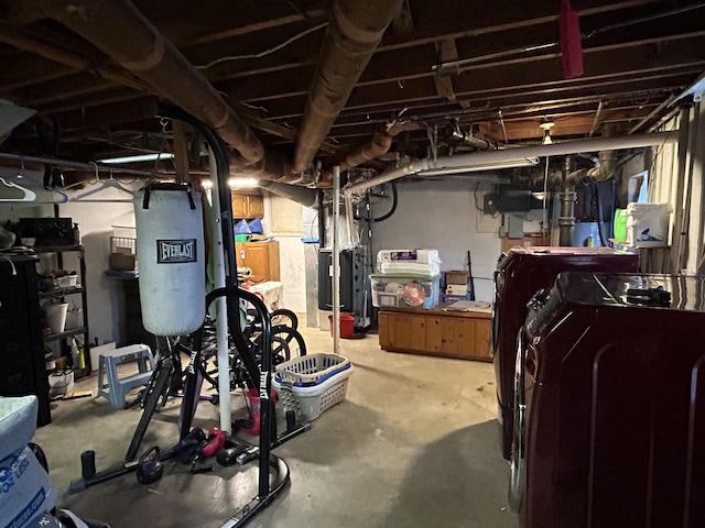 basement featuring washer / dryer