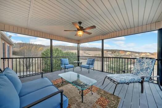 784 Constitution Dr, Jefferson City, TN 37760 - unfurnished sunroom featuring ceiling fan